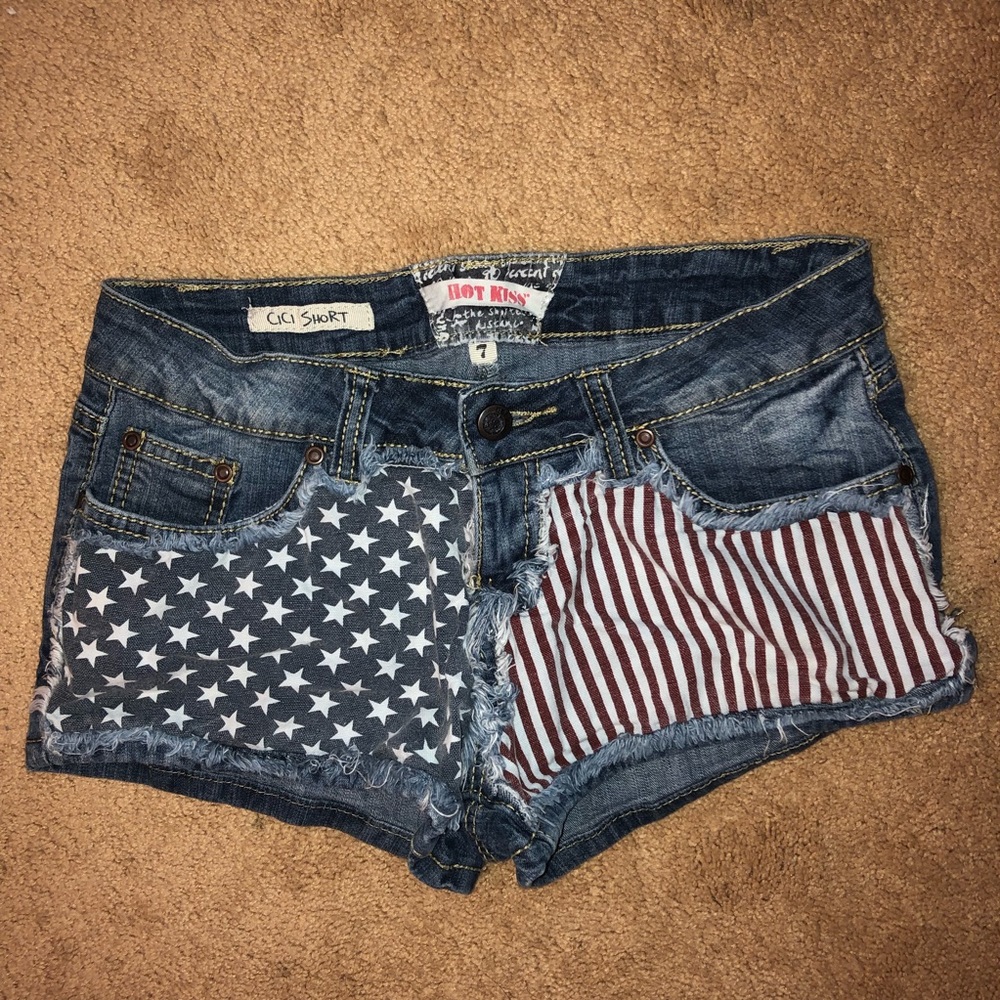 Hot Kiss Shorts